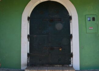 Entrance Through the Gateway
